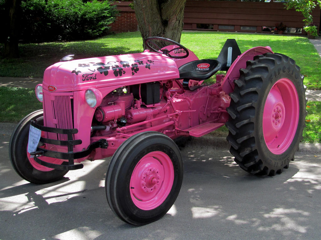pink_tractor_by_euphoriaofart-d6iog71.jp